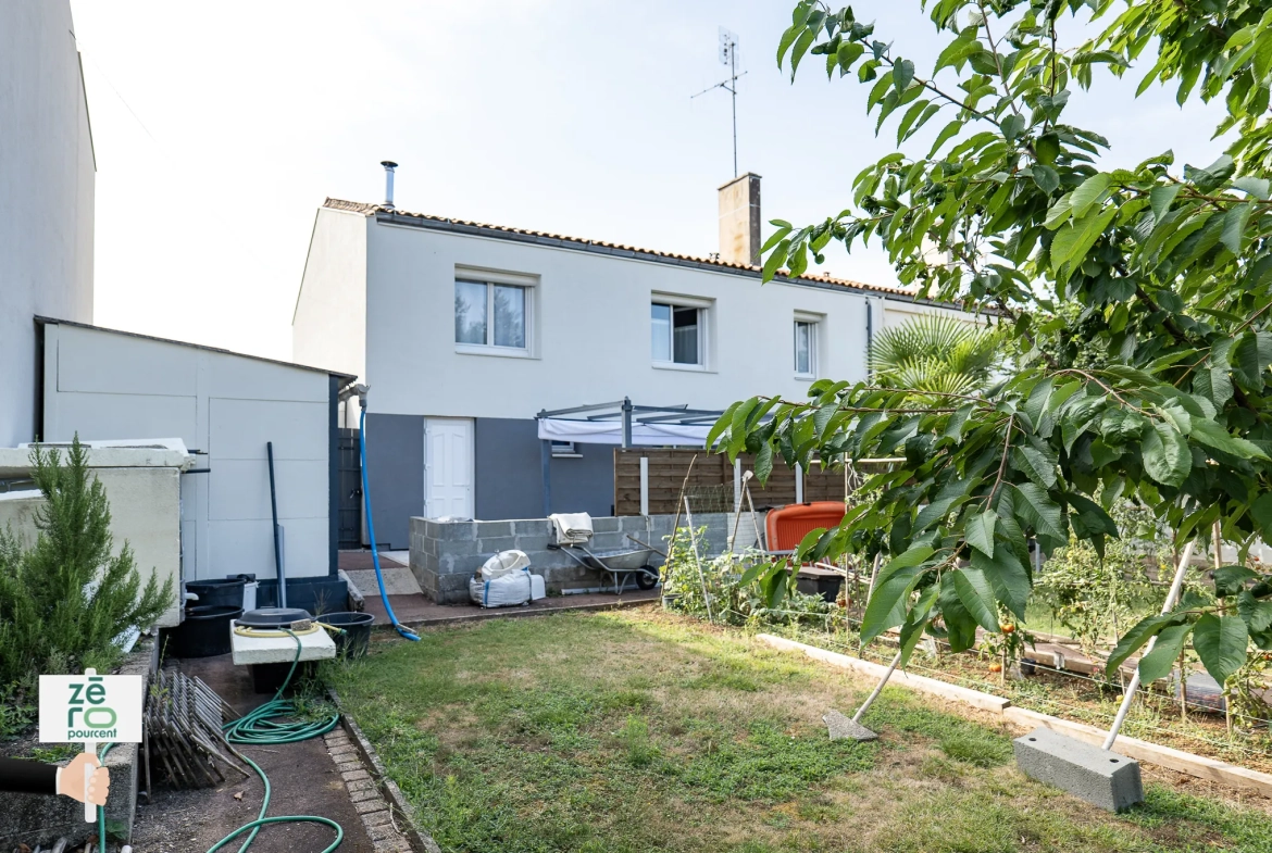 Maison familiale avec sous-sol, jardin clos et garage à Fontenay-le-Comte 