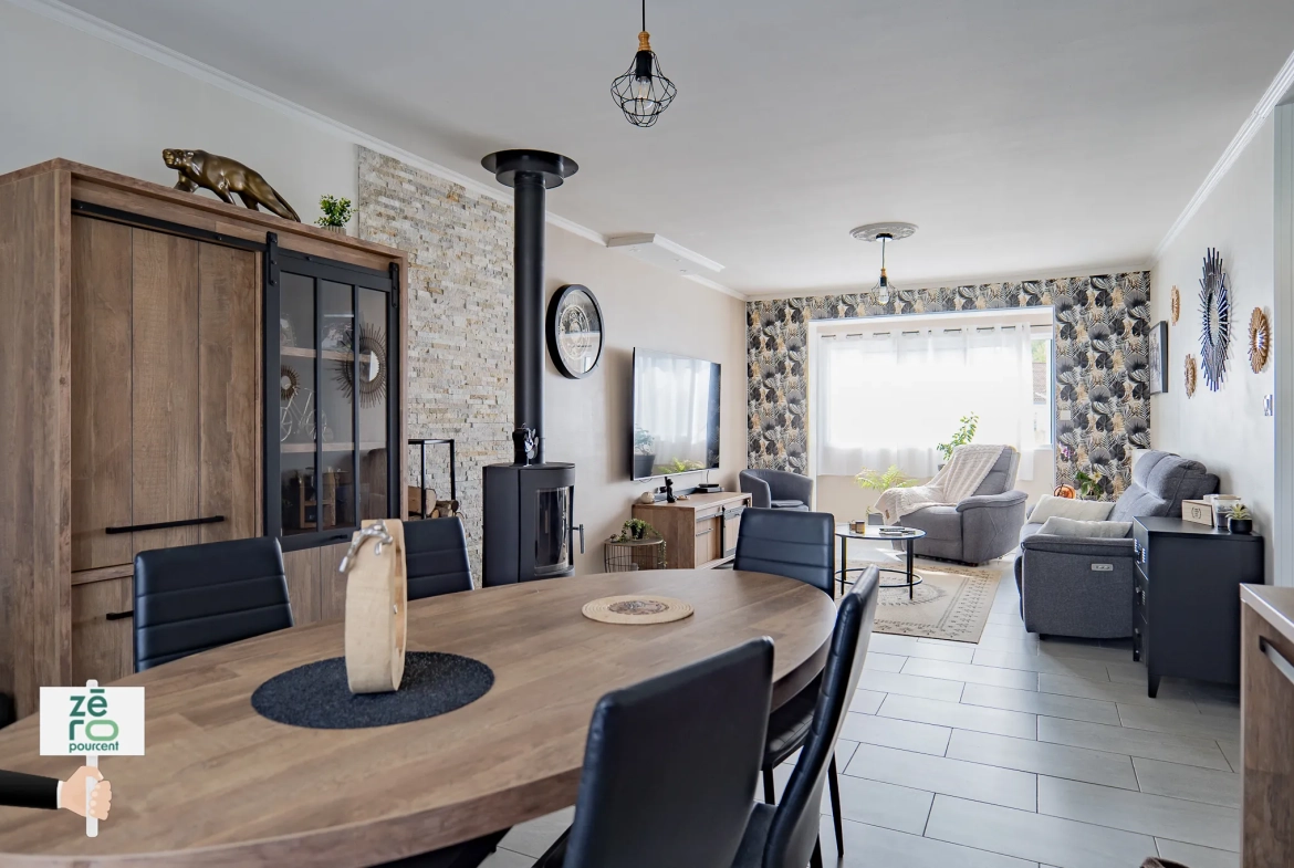 Maison familiale avec sous-sol, jardin clos et garage à Fontenay-le-Comte 