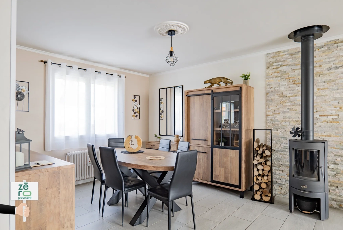 Maison familiale avec sous-sol, jardin clos et garage à Fontenay-le-Comte 