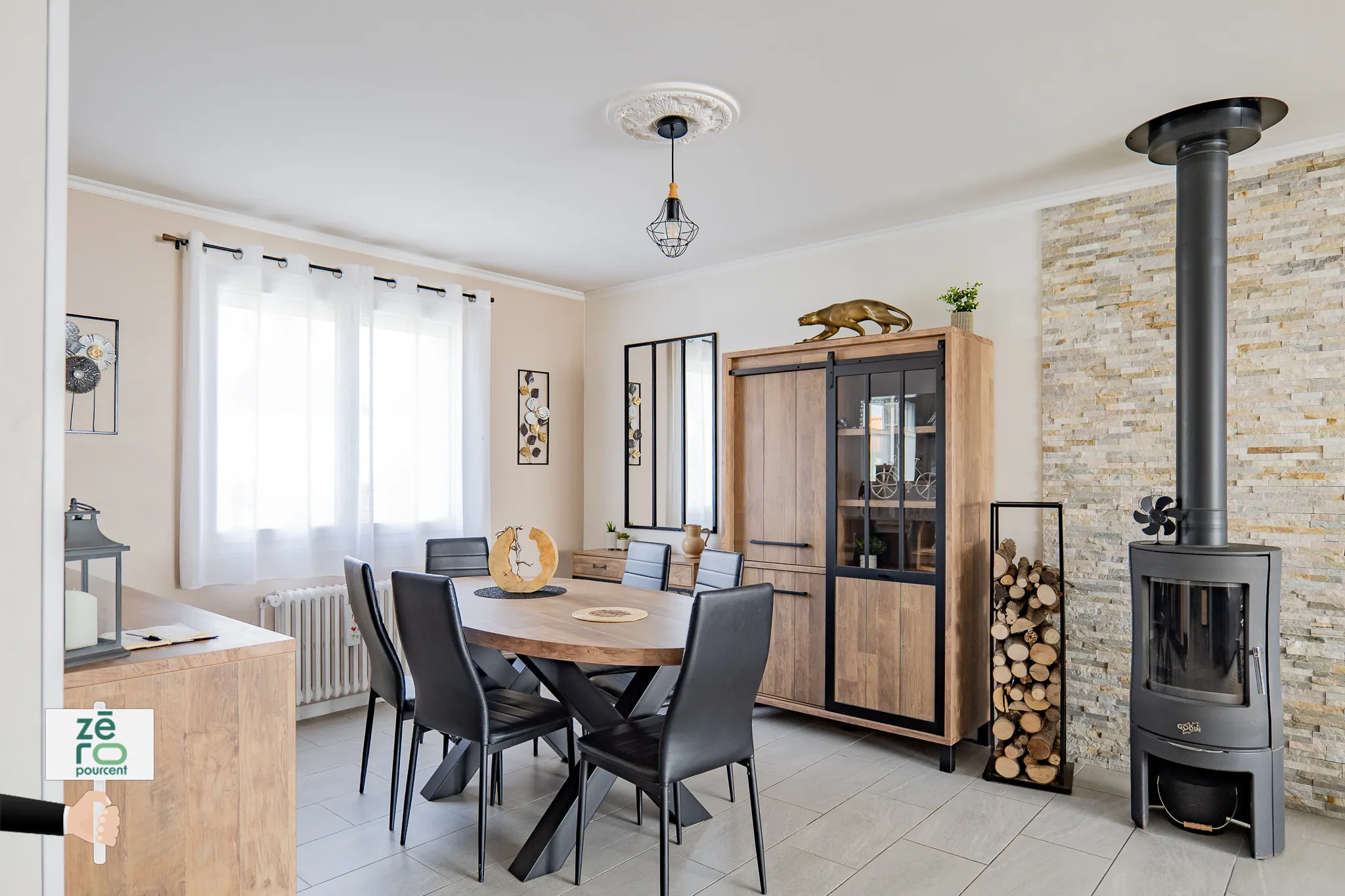 Maison familiale avec sous-sol, jardin clos et garage à Fontenay-le-Comte 