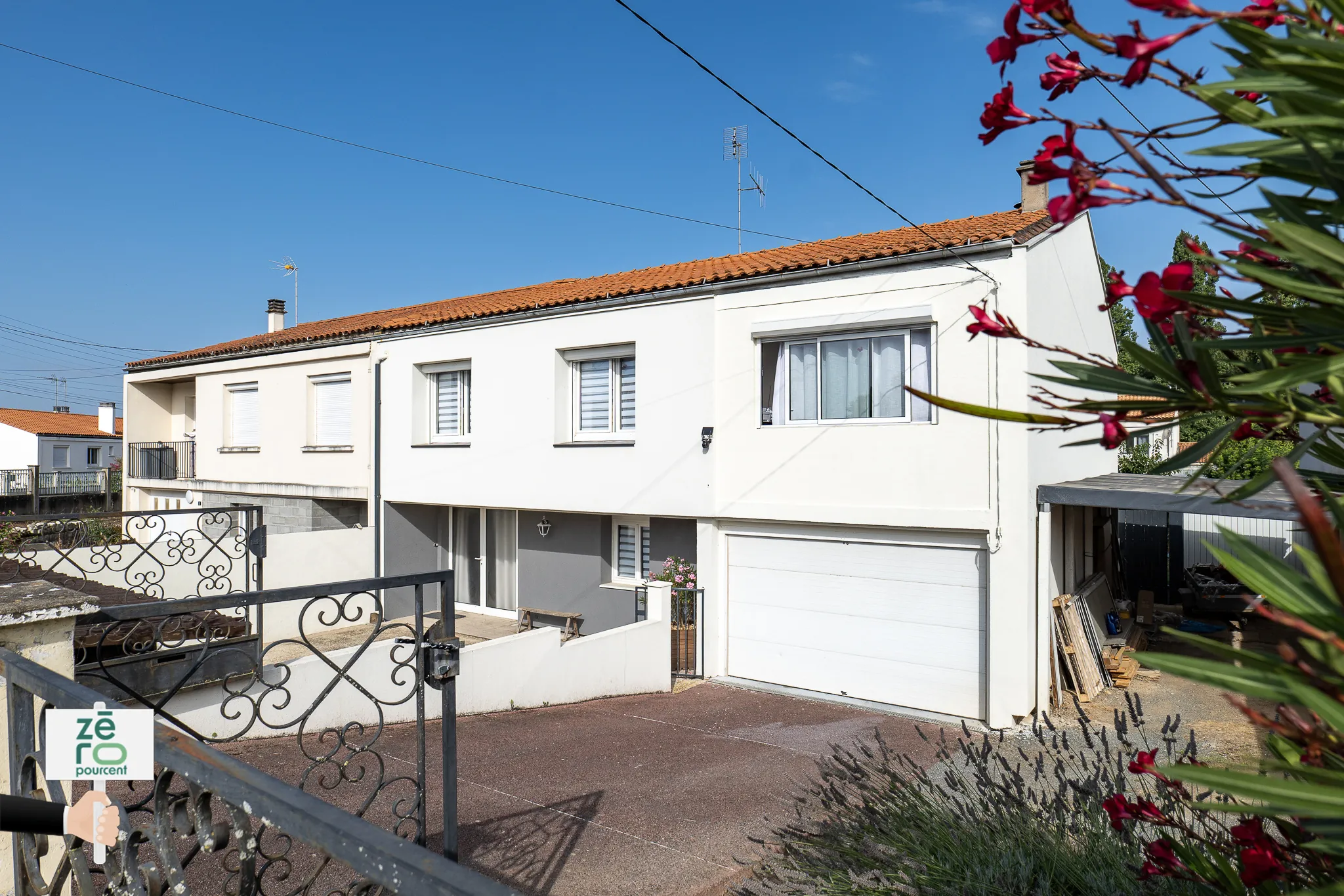 Maison familiale avec sous-sol, jardin clos et garage à Fontenay-le-Comte 