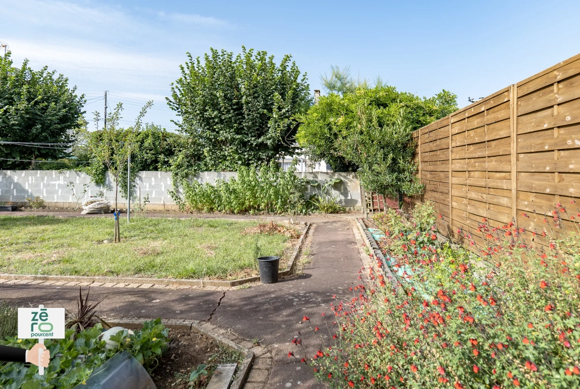 Maison familiale avec sous-sol, jardin clos et garage à Fontenay-le-Comte 