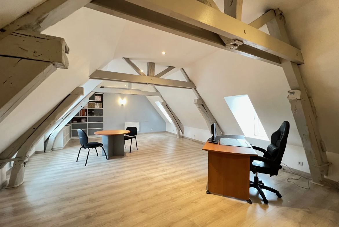 Immeuble de bureaux à vendre en hyper-centre d'Abbeville - 145 m² 