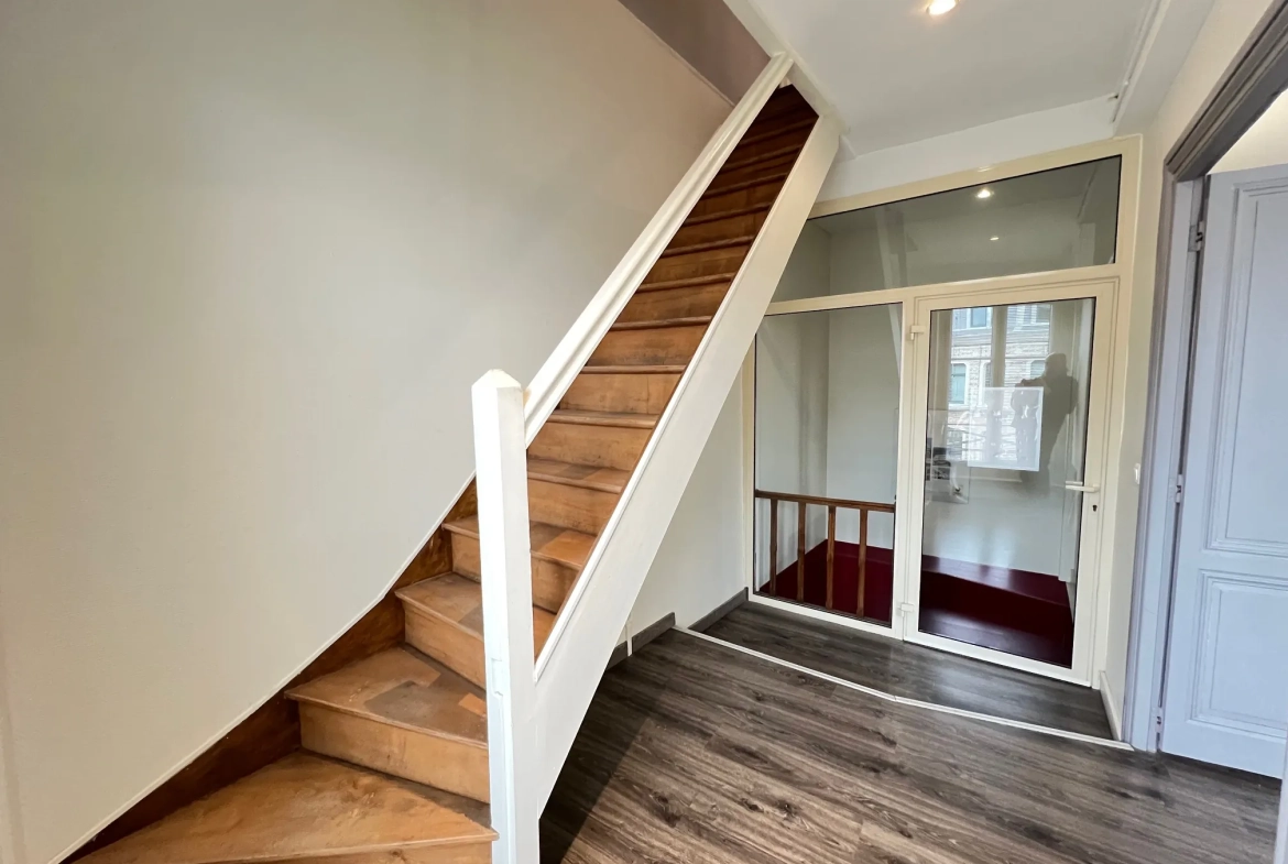 Immeuble de bureaux à vendre en hyper-centre d'Abbeville - 145 m² 