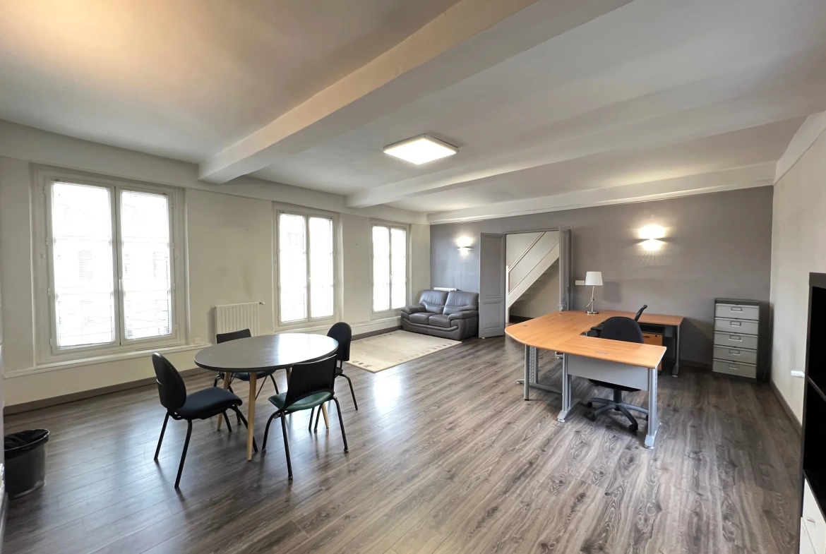 Immeuble de bureaux à vendre en hyper-centre d'Abbeville - 145 m² 