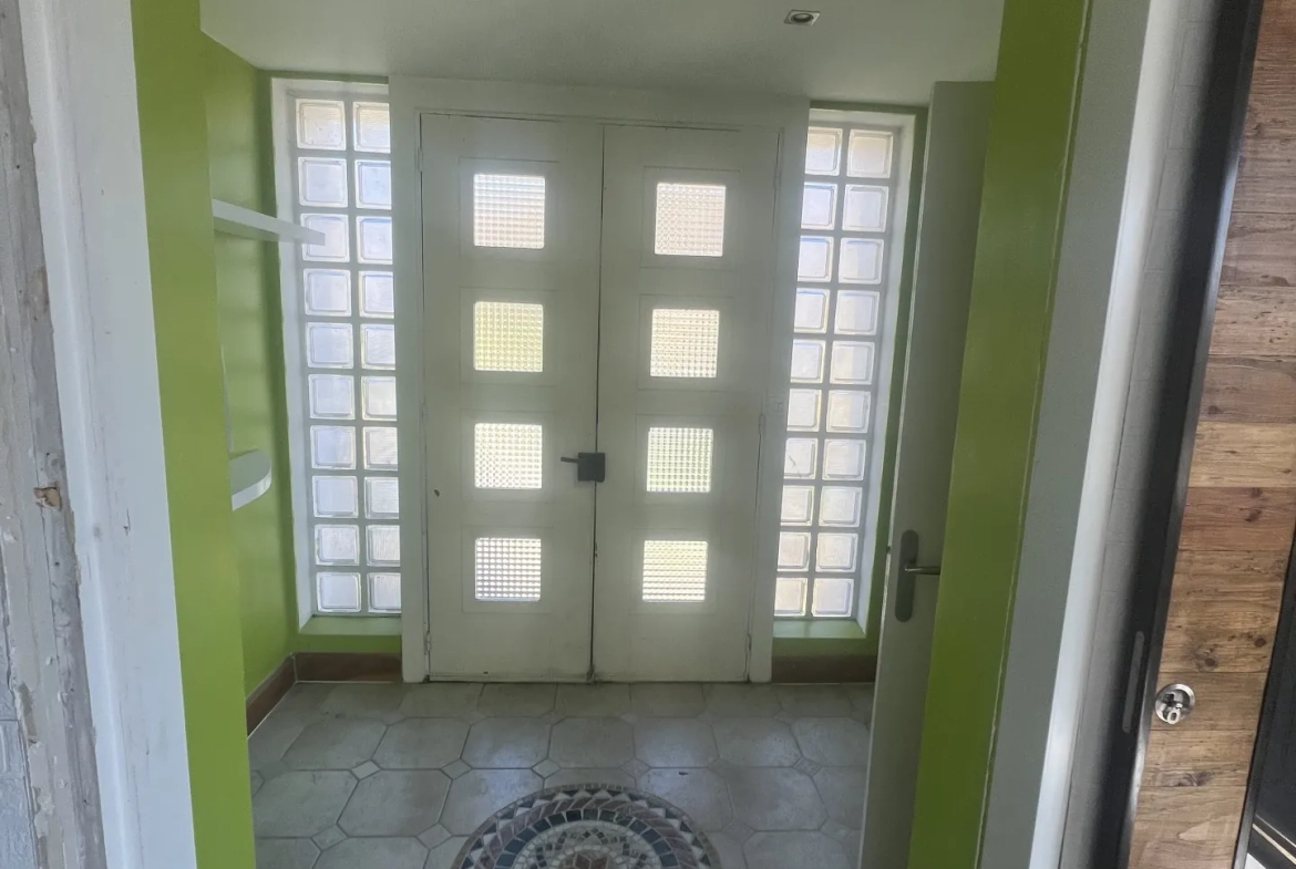 Maison à vendre à Colleville de 182 m² avec piscine et garage, proximité Fécamp 