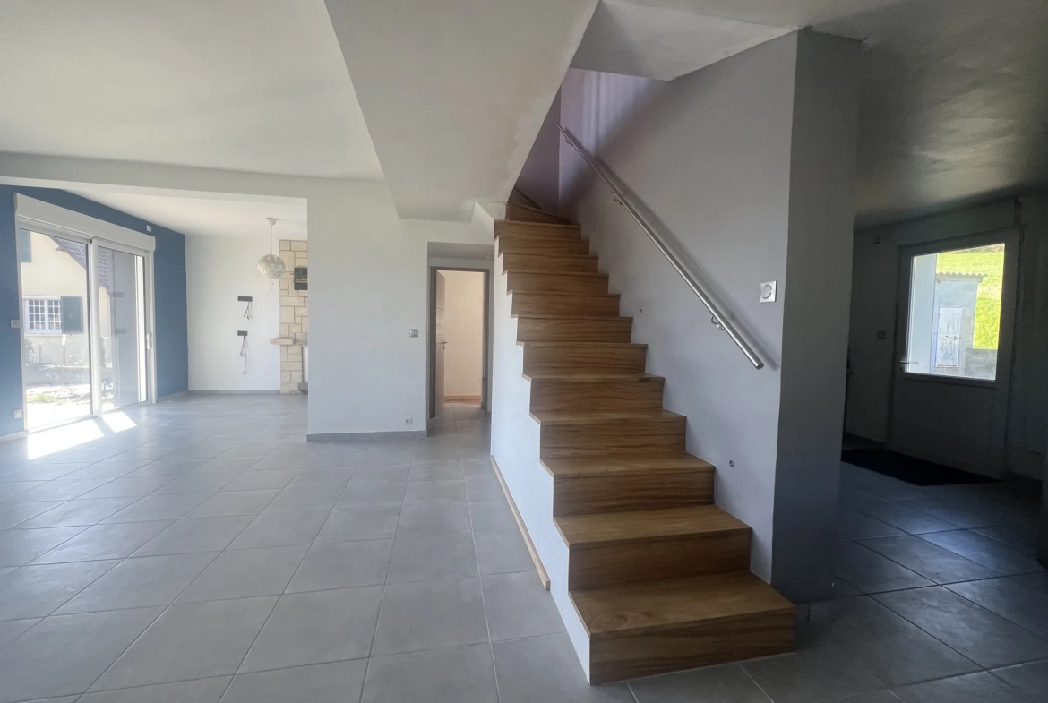Maison à vendre à Colleville de 182 m² avec piscine et garage, proximité Fécamp 