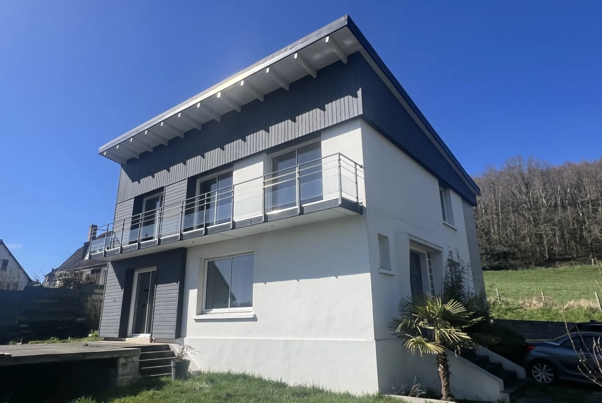 Maison à vendre à Colleville de 182 m² avec piscine et garage, proximité Fécamp 