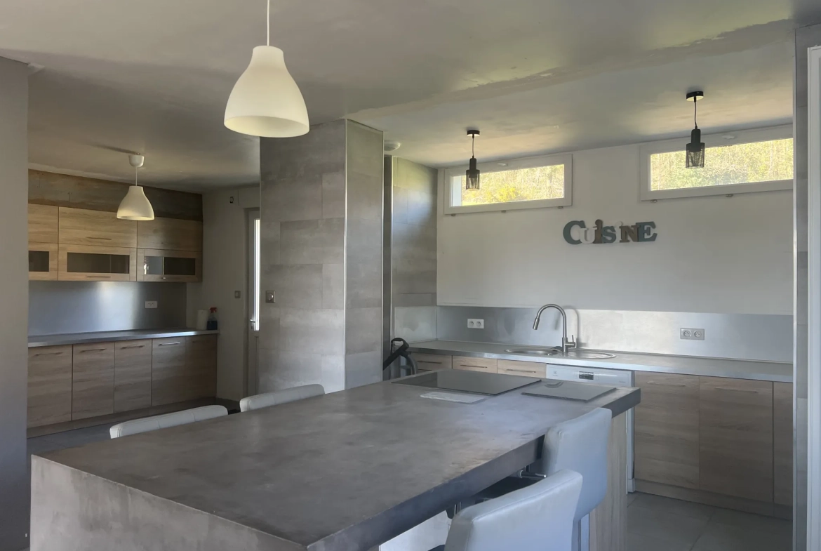 Maison à vendre à Colleville de 182 m² avec piscine et garage, proximité Fécamp 