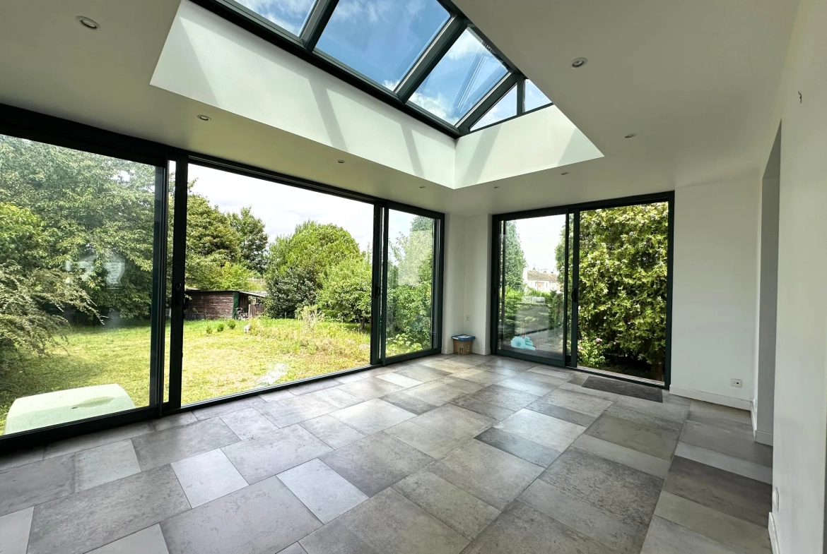 Maison semi-jumelée à Dreuil-lès-Amiens avec 3 chambres et jardin 