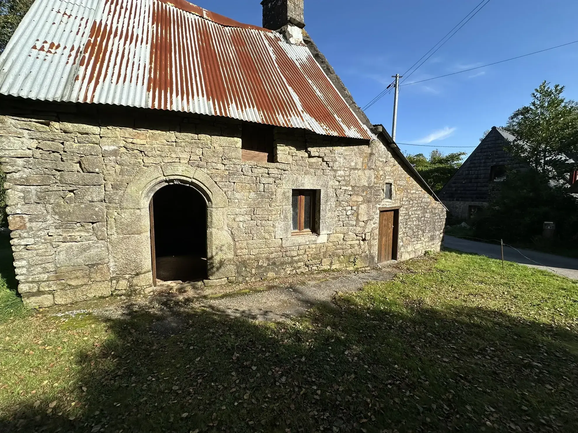 Petite longère à rénover à Quistinic, région vallée du Blavet, idéal investissement ou pied-à-terre 