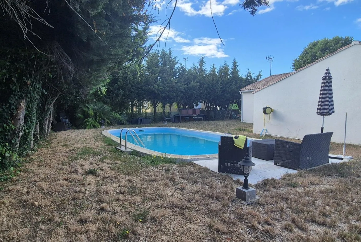 Terrain à bâtir de 283 m² avec garage et piscine à Saint-Mamert-du-Gard 