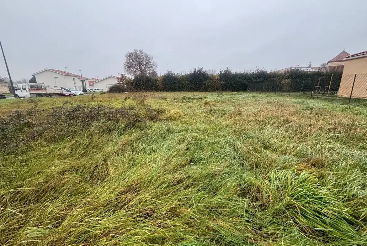 Terrain à bâtir à Estillac de 631 m² idéal pour construire votre maison 