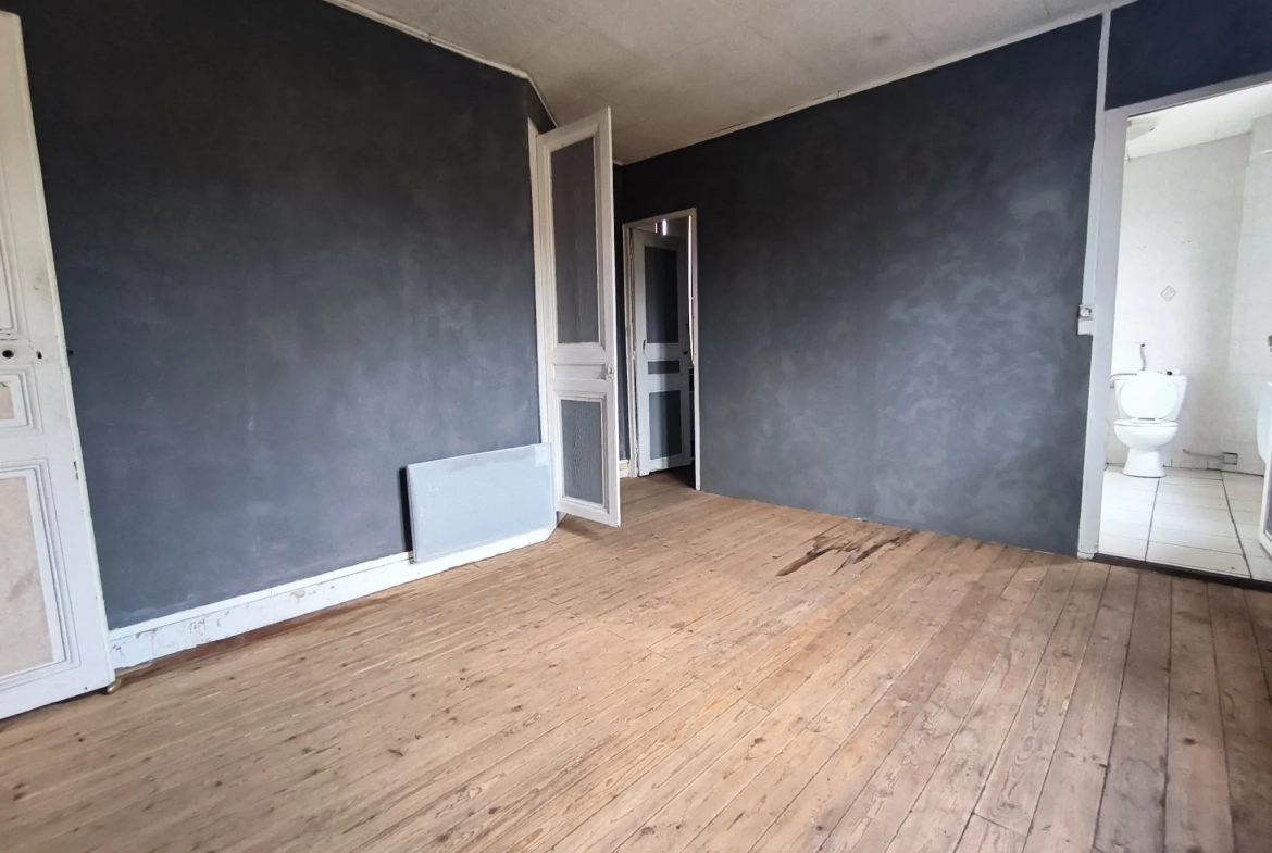 Local commercial de 138,7 m² à Saint-Pierre-Les-Elbeuf, potentiel de transformation en habitations 