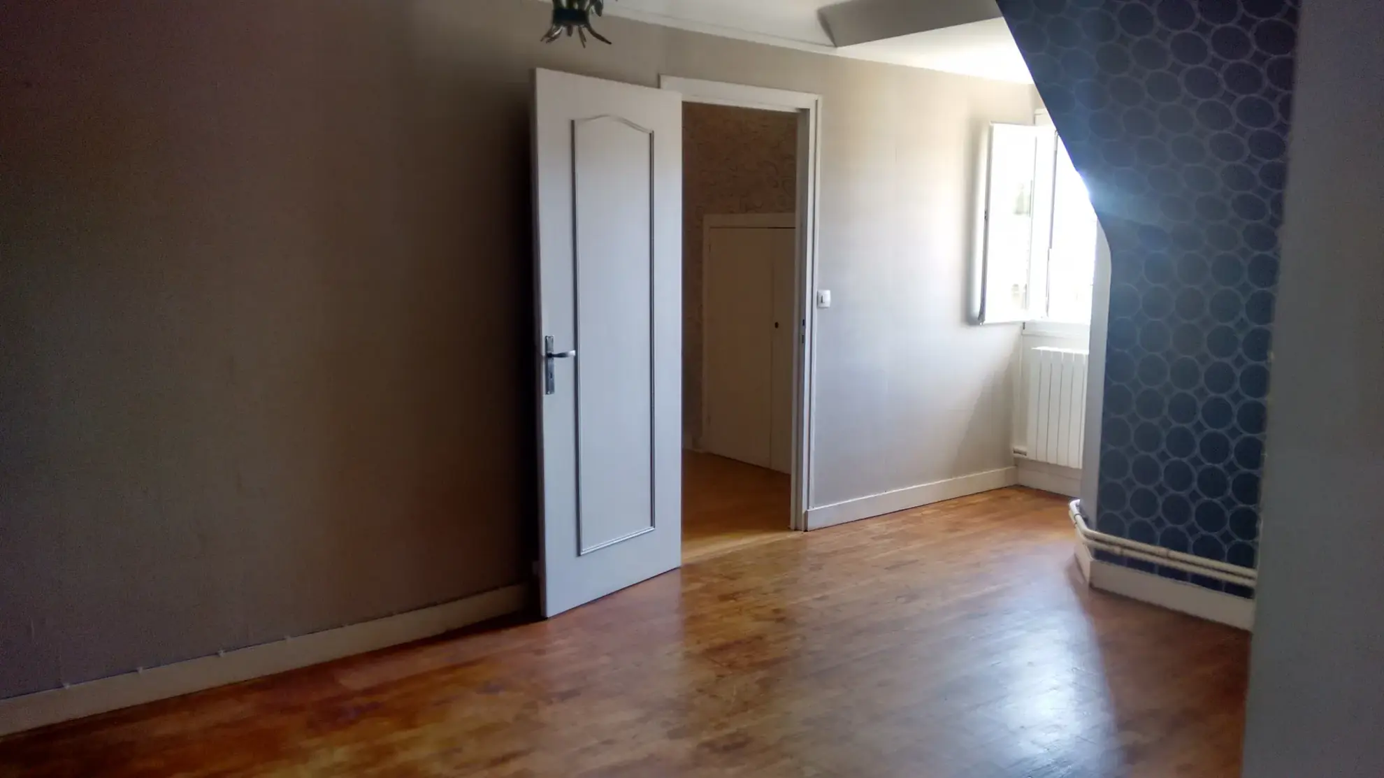 Maison en pierres avec deux appartements à Sarlat, potentiel d'agrandissement et fort rendement locatif 