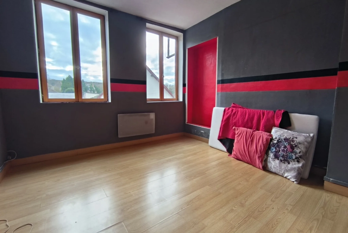Local commercial de 138,7 m² à Saint-Pierre-Les-Elbeuf, potentiel de transformation en habitations 