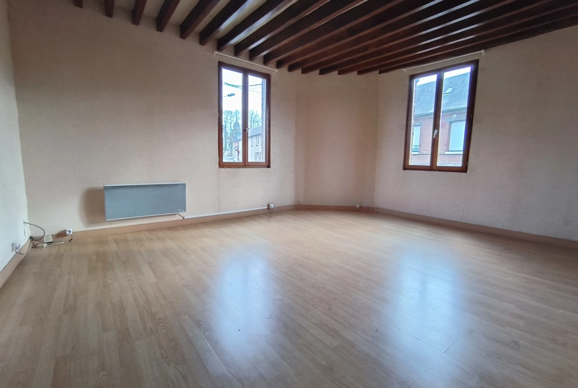 Local commercial de 138,7 m² à Saint-Pierre-Les-Elbeuf, potentiel de transformation en habitations 