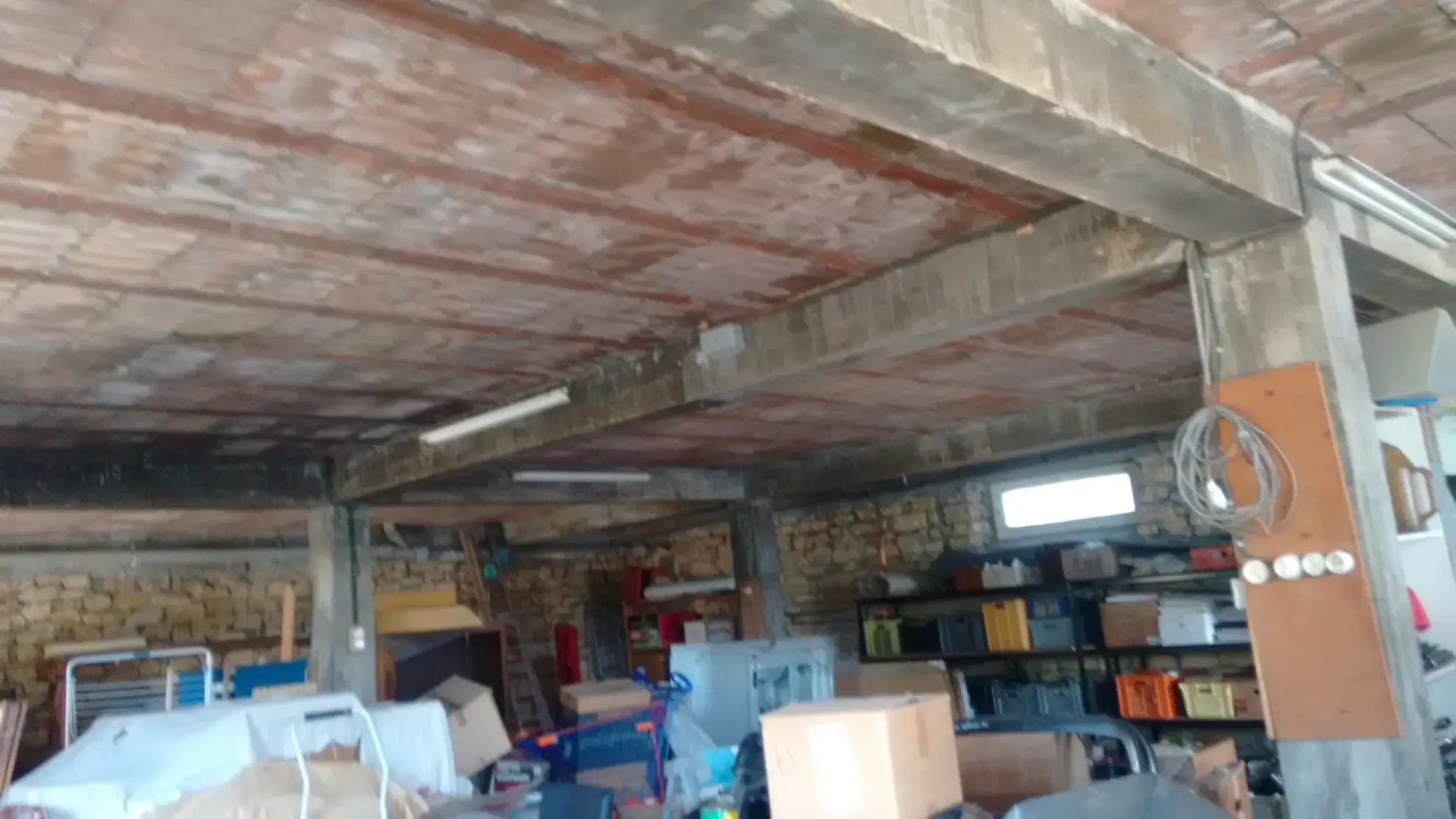 Maison en pierres avec deux appartements à Sarlat, potentiel d'agrandissement et fort rendement locatif 