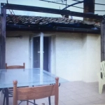 Maison de village à Combovin avec terrasse, 3 chambres, garages et authenticité