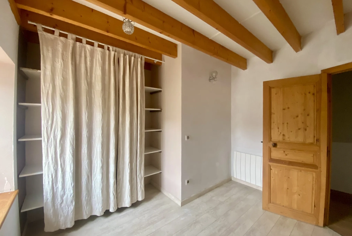 Maison individuelle à Bussy Albieux avec 3 chambres, dépendances et terrain clos - Calme et nature 