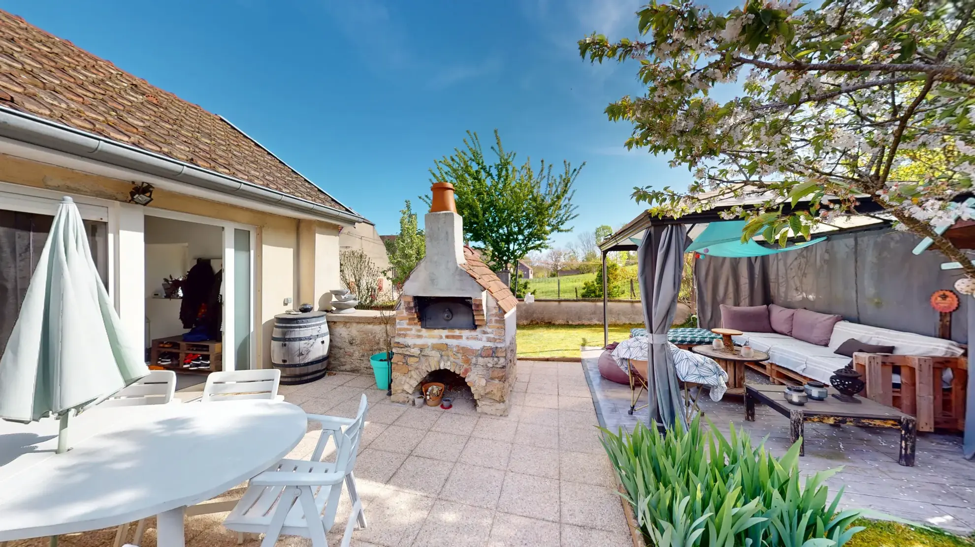 Maison indépendante de 90m² avec jardin et terrasse à Montmirey le Château 