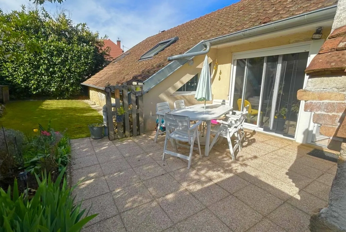 Maison indépendante de 90m² avec jardin et terrasse à Montmirey le Château 