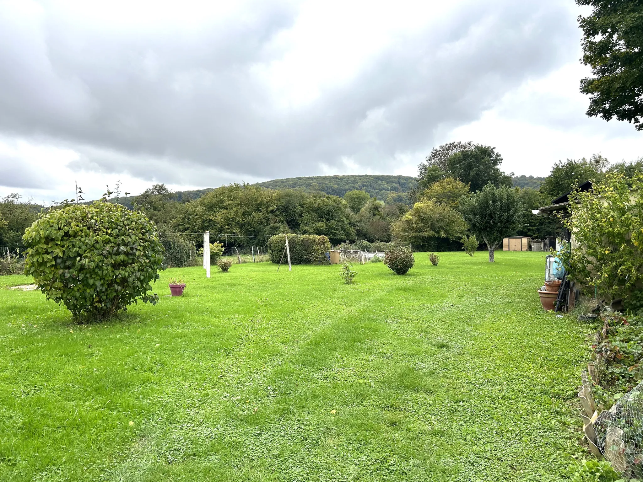 Joli pavillon à 10 min de Premery avec jardin et dépendances en vente 