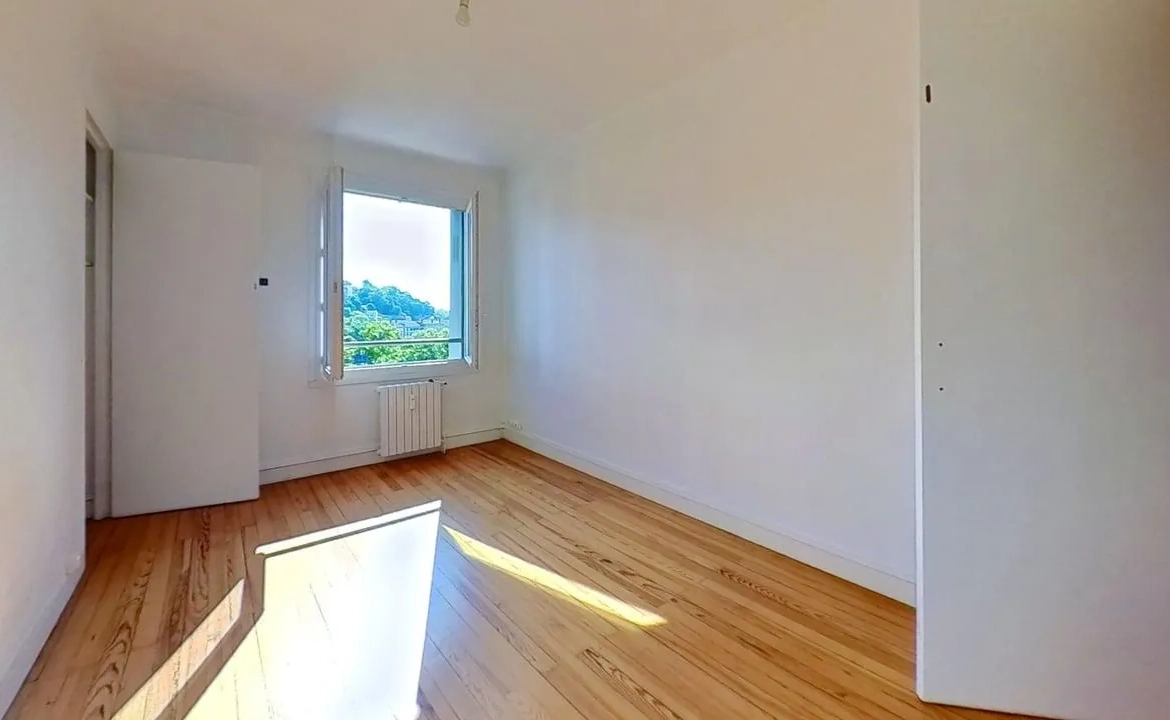 Appartement T3 lumineux avec vue panoramique à Lyon 9, proche de la Saône 