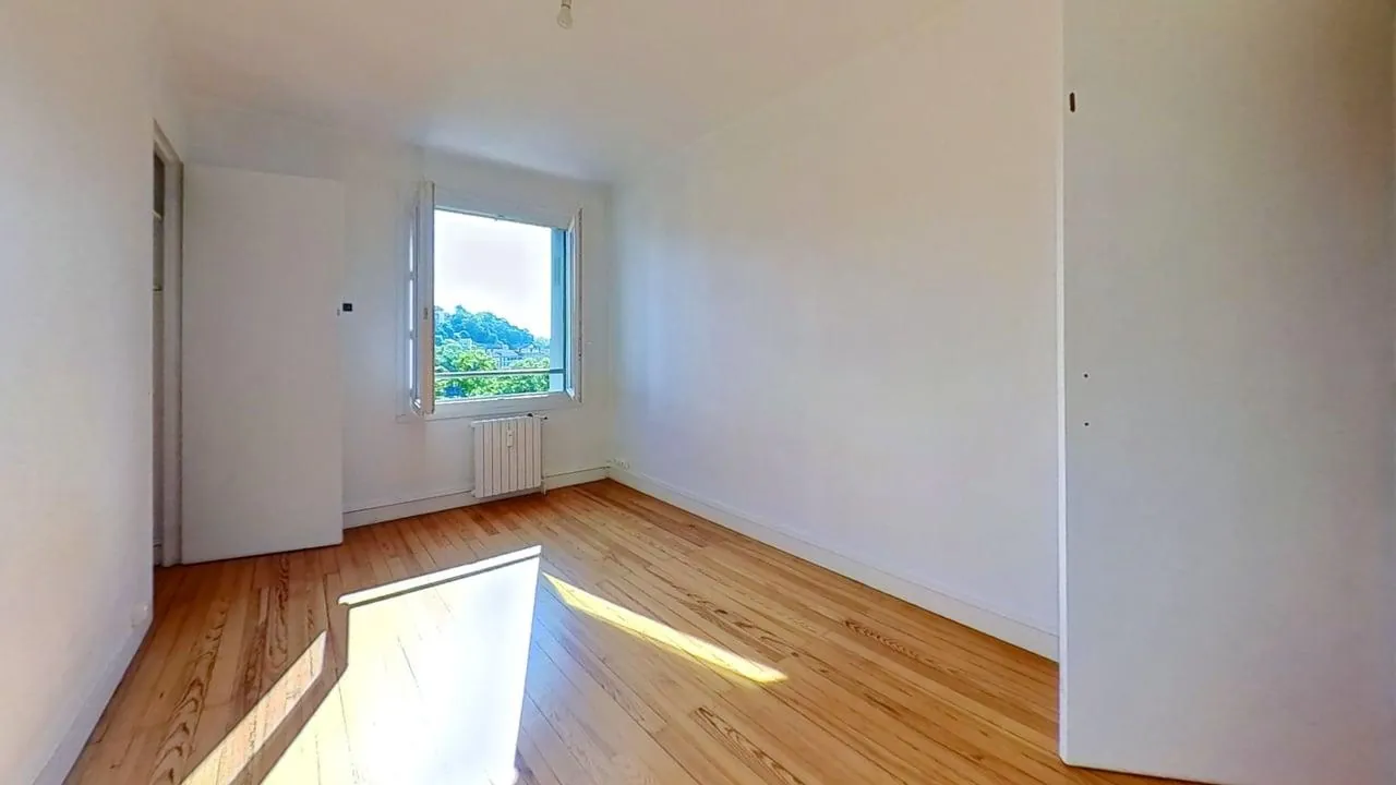 Appartement T3 lumineux avec vue panoramique à Lyon 9, proche de la Saône 