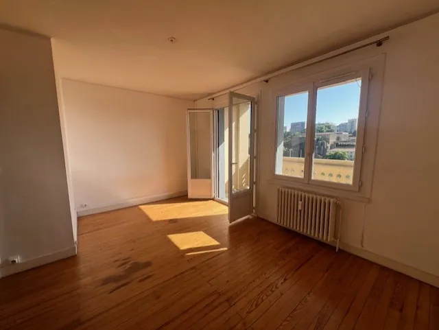 Appartement T3 lumineux avec vue panoramique à Lyon 9, proche de la Saône 