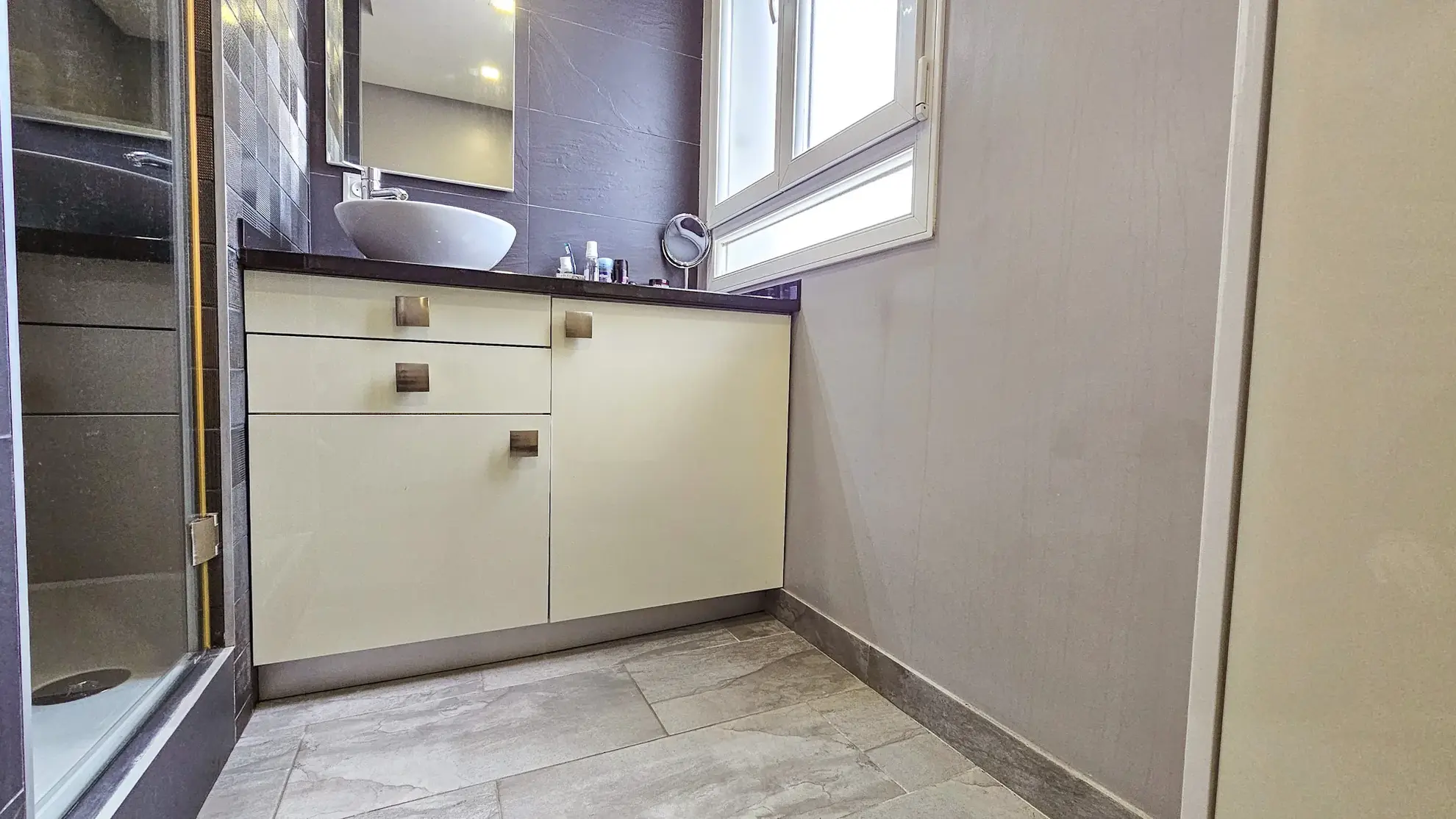 Appartement F2 rénové de 45m² à Sartrouville, proche gare et commerce 