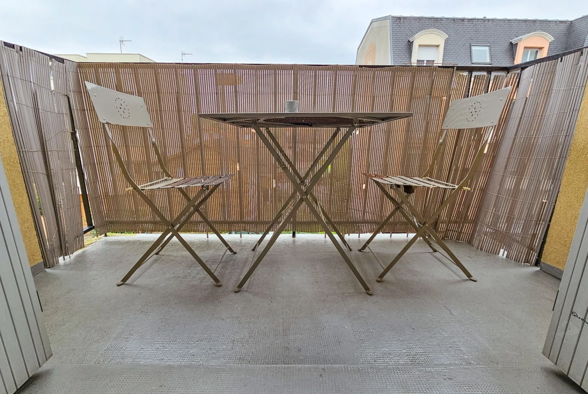 Appartement F2 rénové de 45m² à Sartrouville, proche gare et commerce 