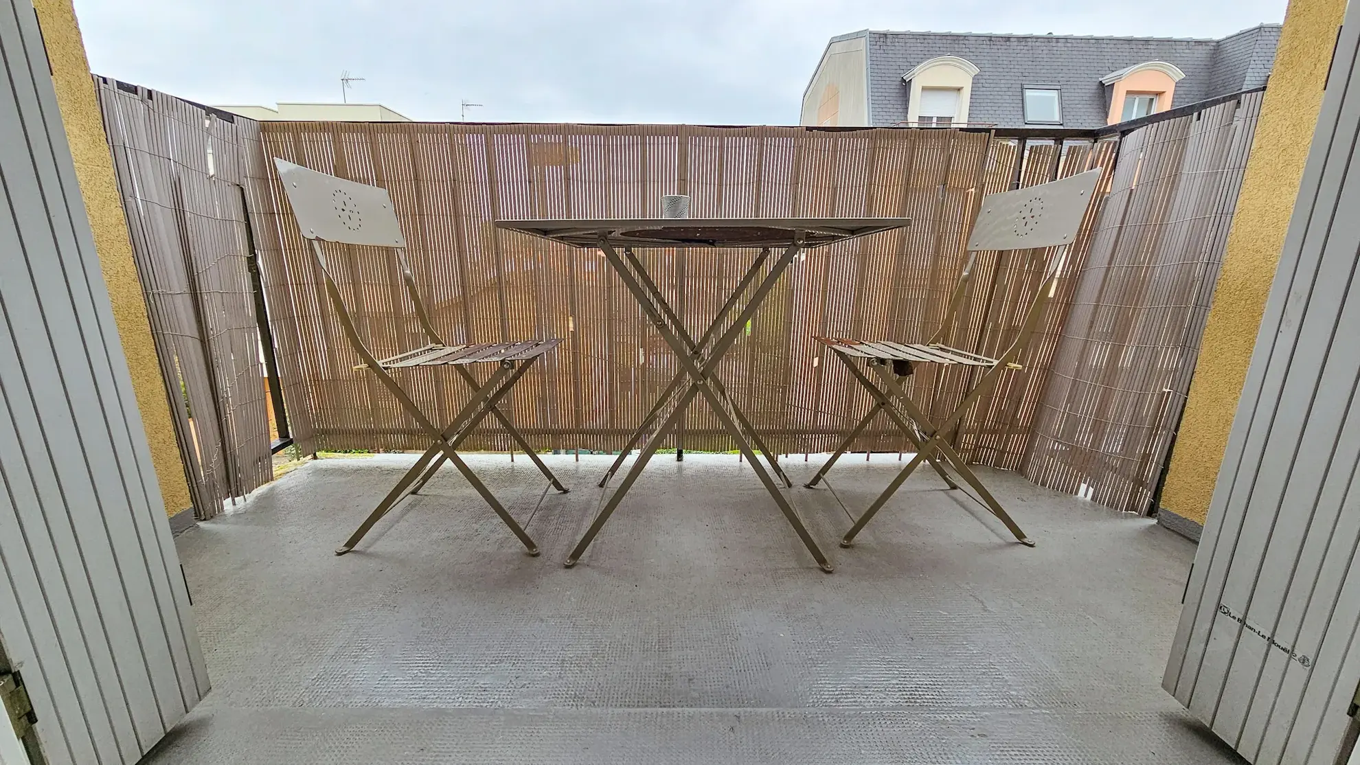 Appartement F2 rénové de 45m² à Sartrouville, proche gare et commerce 