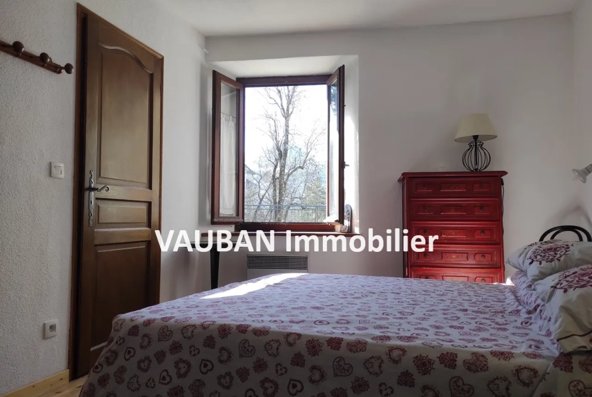 Appartement 2 pièces avec coin montagne à Briançon près des Champs de Mars 