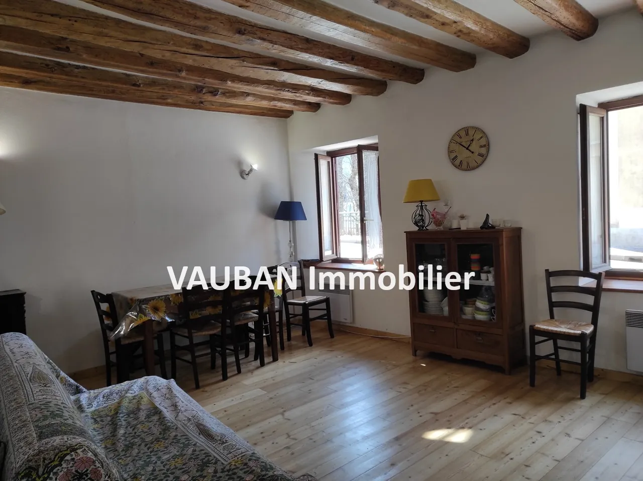 Appartement 2 pièces avec coin montagne à Briançon près des Champs de Mars 