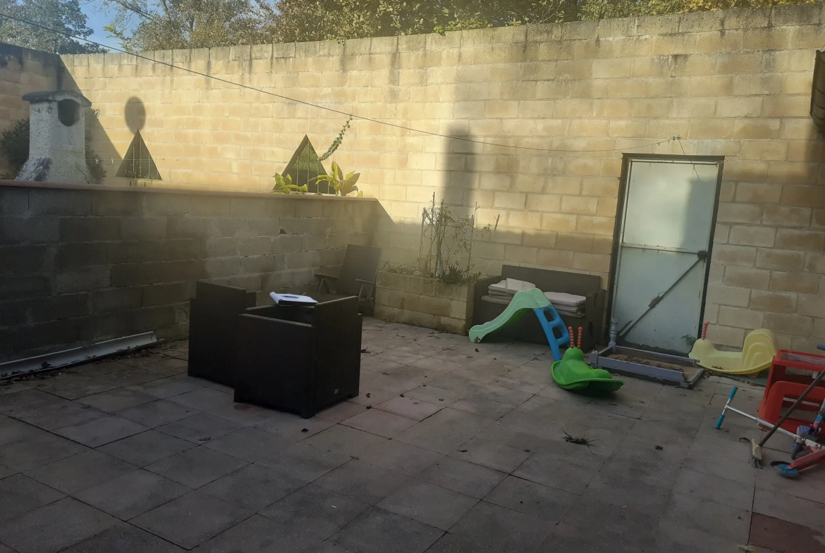 Maison de 110 m² avec jardin et garage à proximité de La Réole 