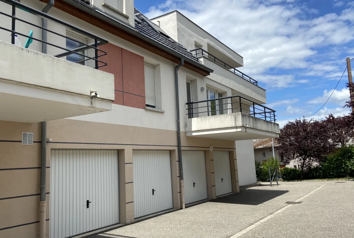 Appartement 2 pièces de 47 m² avec balcon et garage à Dossenheim-sur-Zinsel 