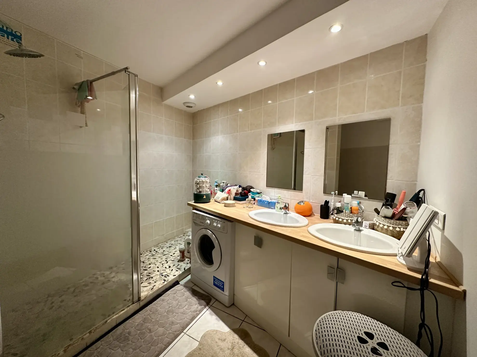 Appartement T2 de 55 m² à Lunel avec garage, terrasse et équipements modernes 