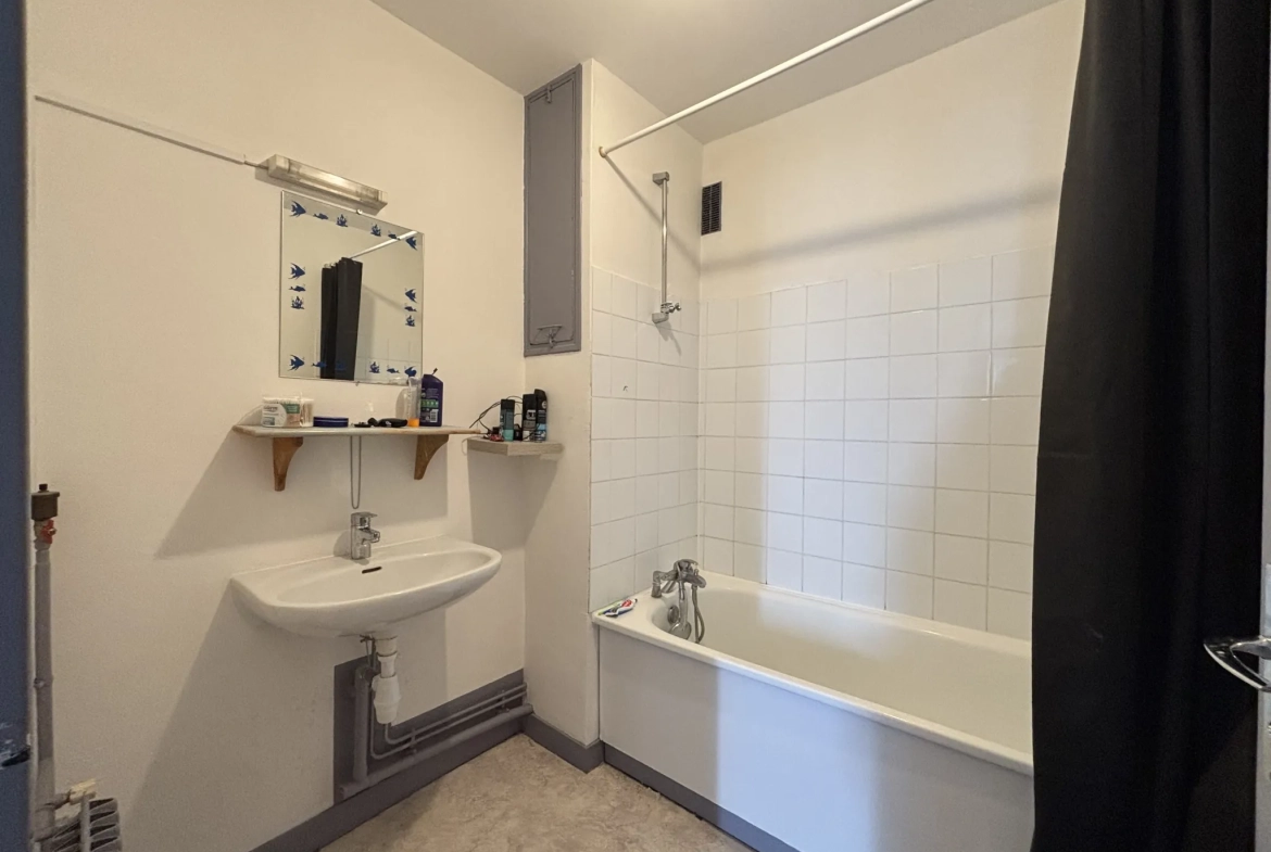 Appartement 53 m² à Le Mans, dernier étage, proche tram, idéal investissement locatif 
