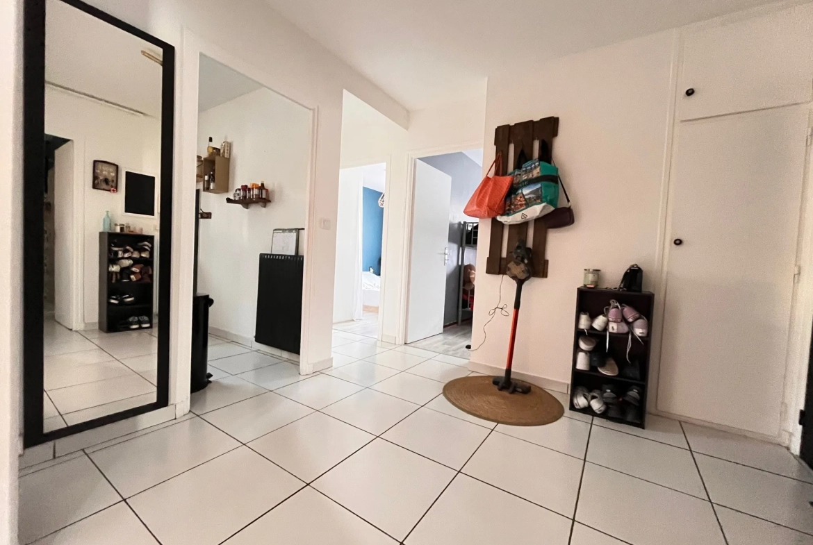 Appartement T3 avec terrasses, parking et cave à Toulouges 