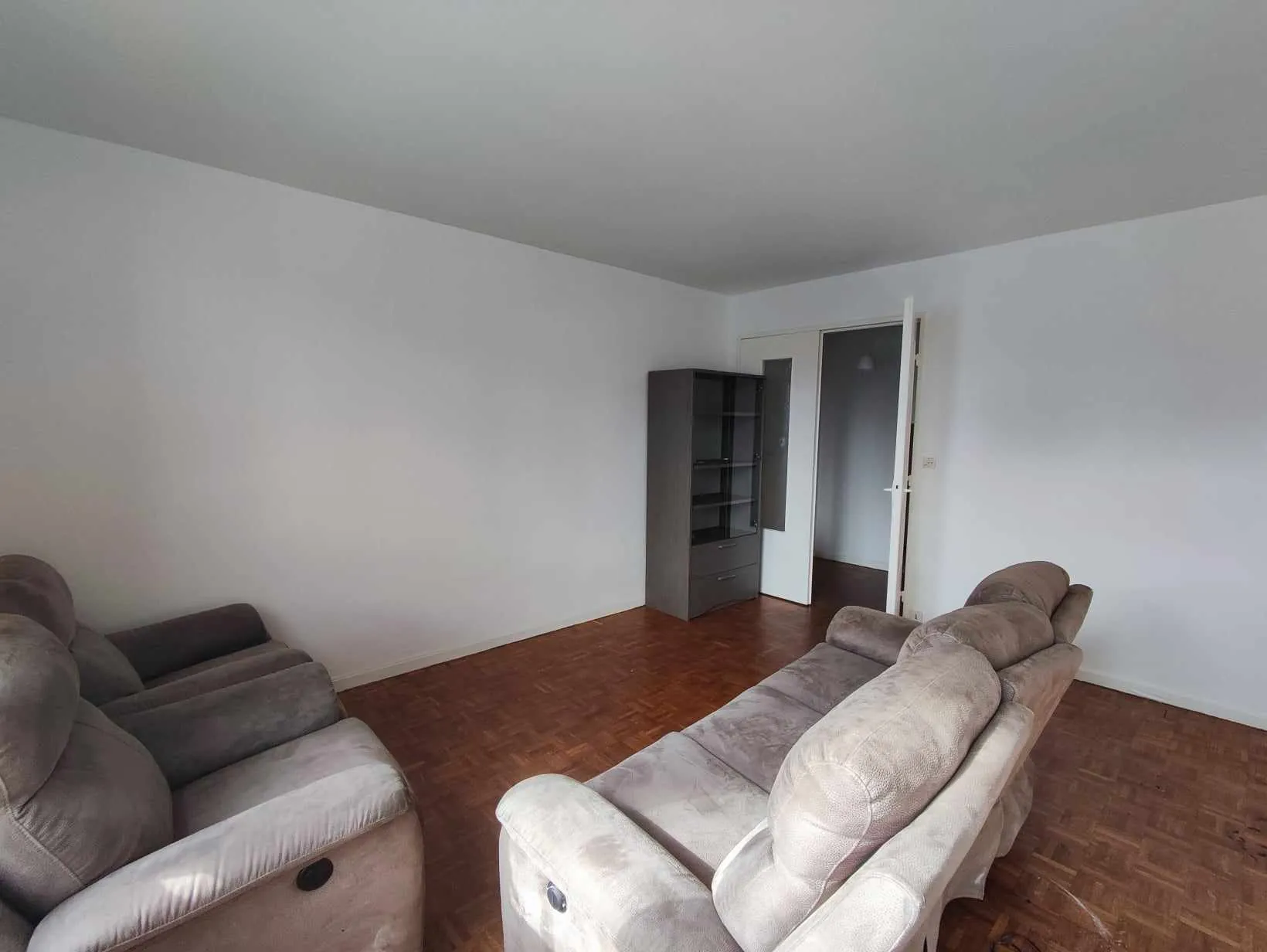 Appartement lumineux avec balcon, cave et parking à Nevers 