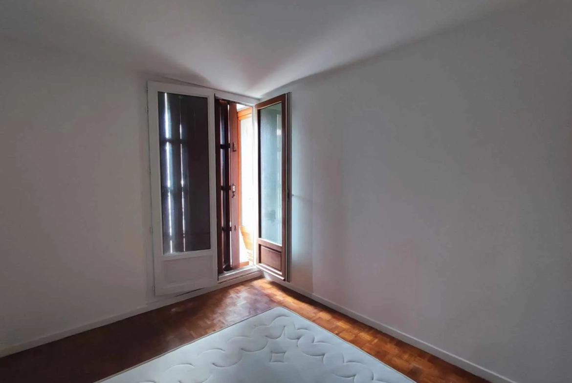 Appartement lumineux avec balcon, cave et parking à Nevers 