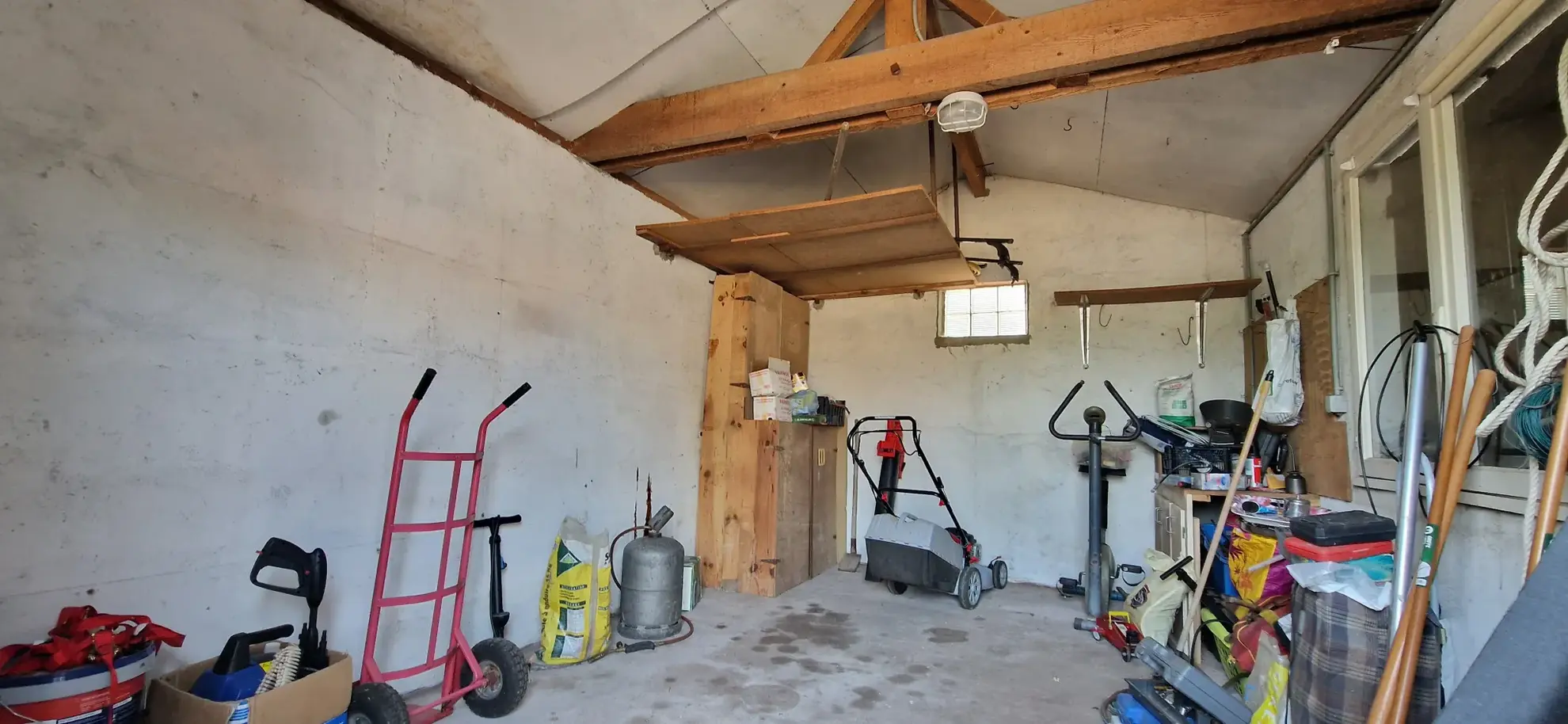 Maison de plain-pied avec garage et jardin à Bernos-Beaulac 