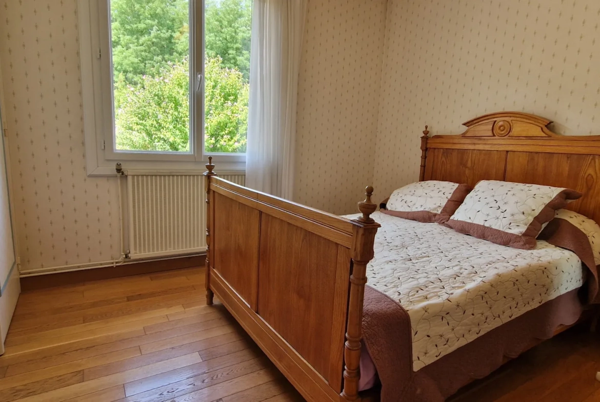 Maison de plain-pied avec garage et jardin à Bernos-Beaulac 