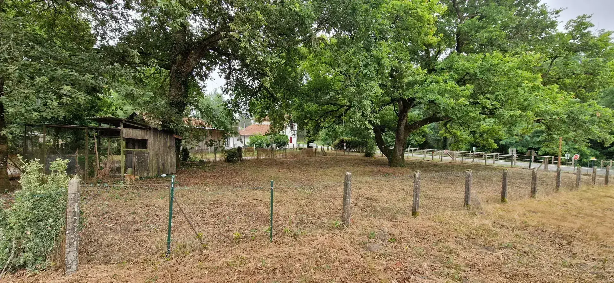 Maison de plain-pied avec garage et jardin à Bernos-Beaulac 