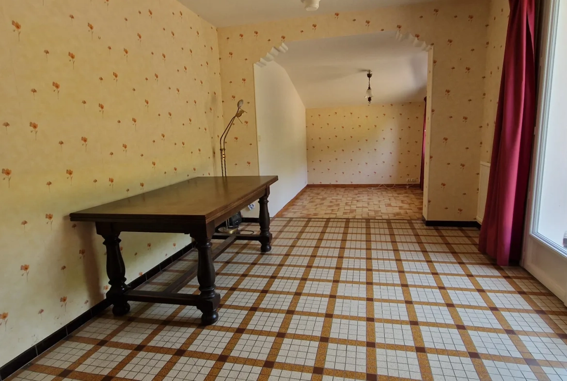 Maison de plain-pied avec garage et jardin à Bernos-Beaulac 