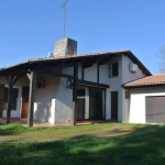 Maison traditionnelle avec garage et grand parc à Fourques sur Garonne