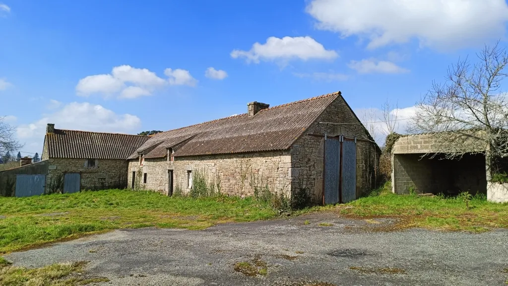 Longère à rénover de 220 m² à Quistinic, charme et fort potentiel 