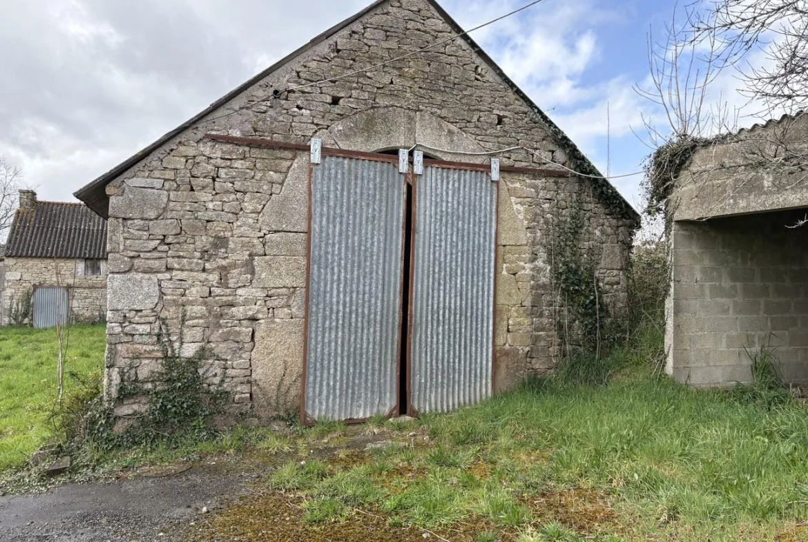 Longère à rénover de 220 m² à Quistinic, charme et fort potentiel 