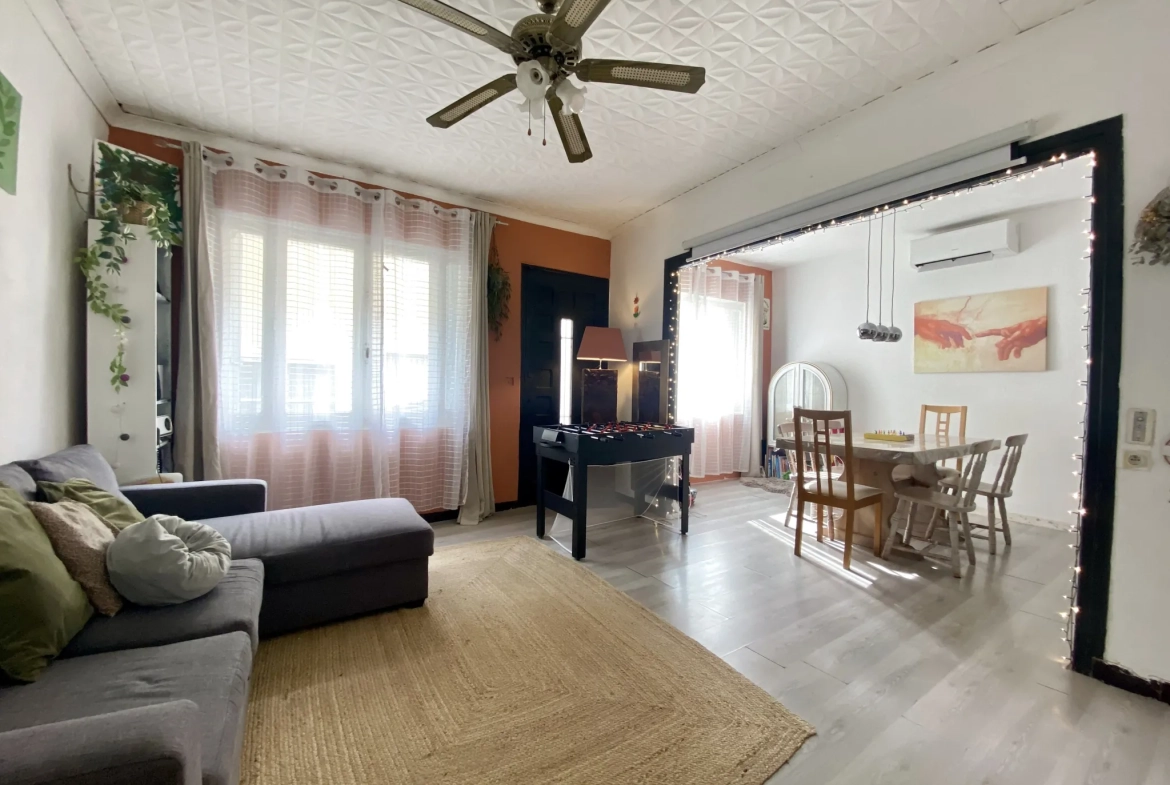 Grande maison à Vias avec terrasse, garage et studio indépendant 
